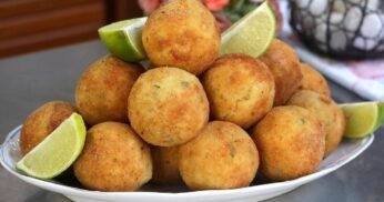 BOLINHO DE BATATA E MERLUZA, TÃO FÁCIL E DELICIOSO QUE VOCÊ VAI QUERER FAZER TODO DIA